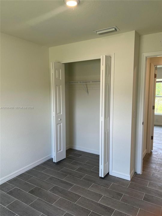 For Rent: $1,900 (3 beds, 2 baths, 1200 Square Feet)