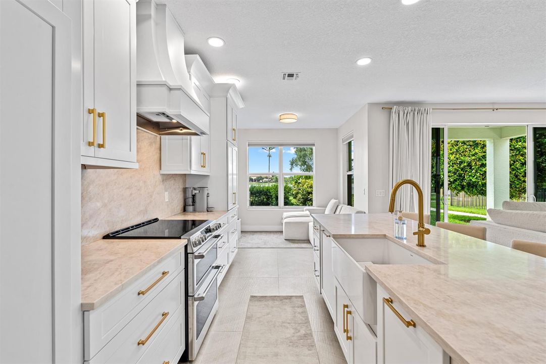 KITCHEN_TO_FAMILY_ROOM