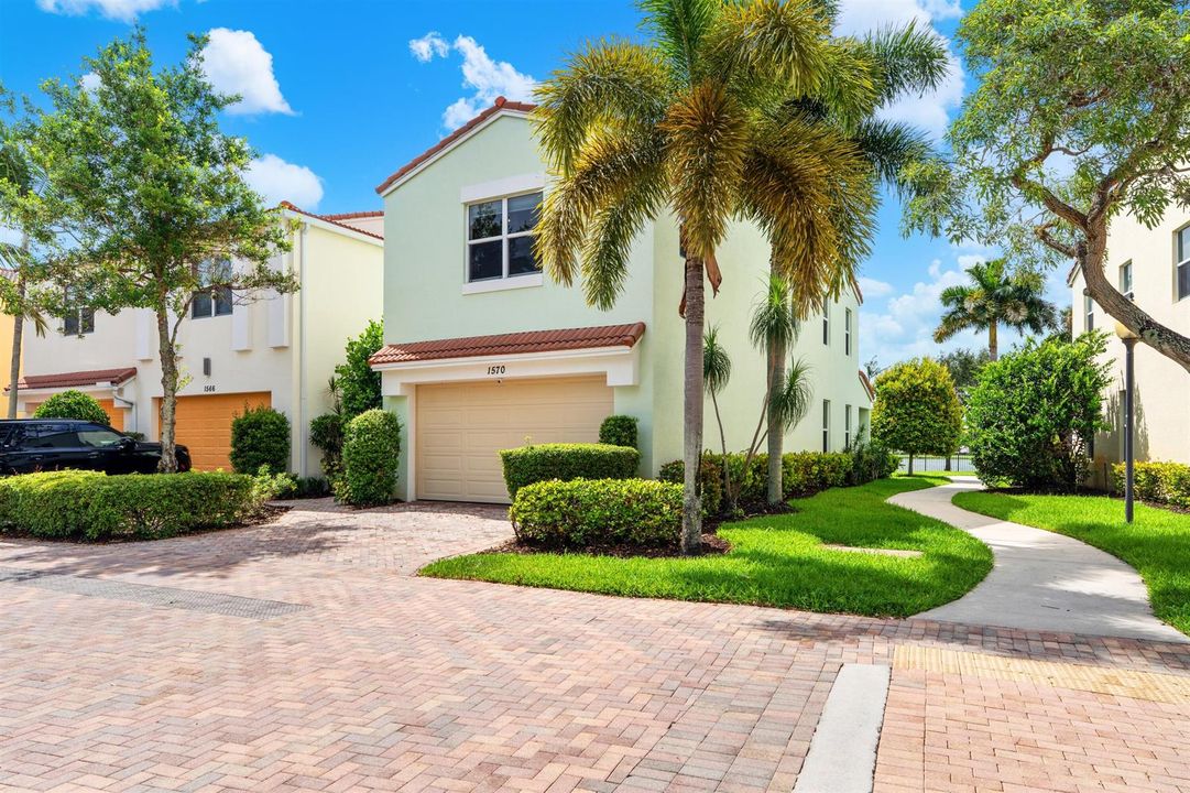 FRONT_ANGLE_LEFT