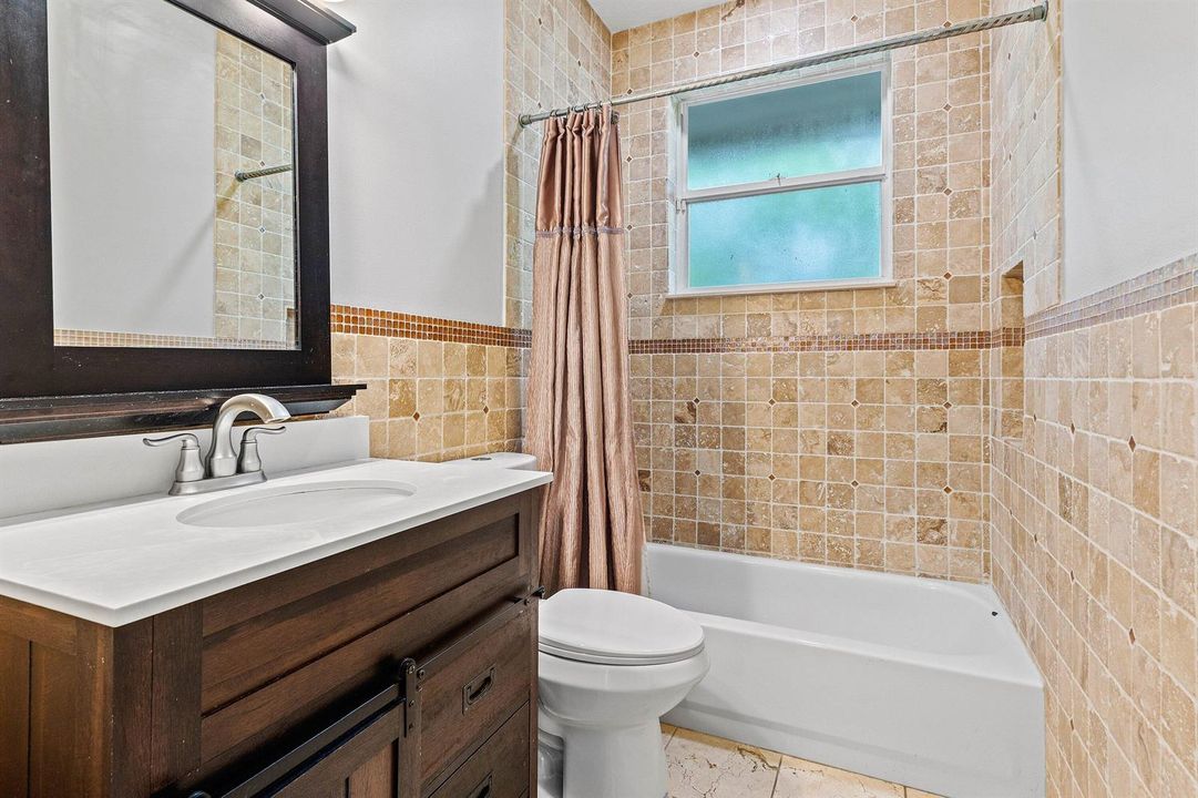 018-6867Northwest107thTerrace-Parkland-F
