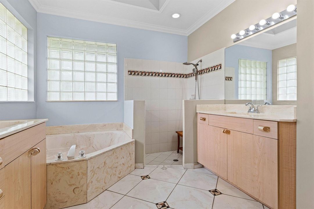 027-6867Northwest107thTerrace-Parkland-F