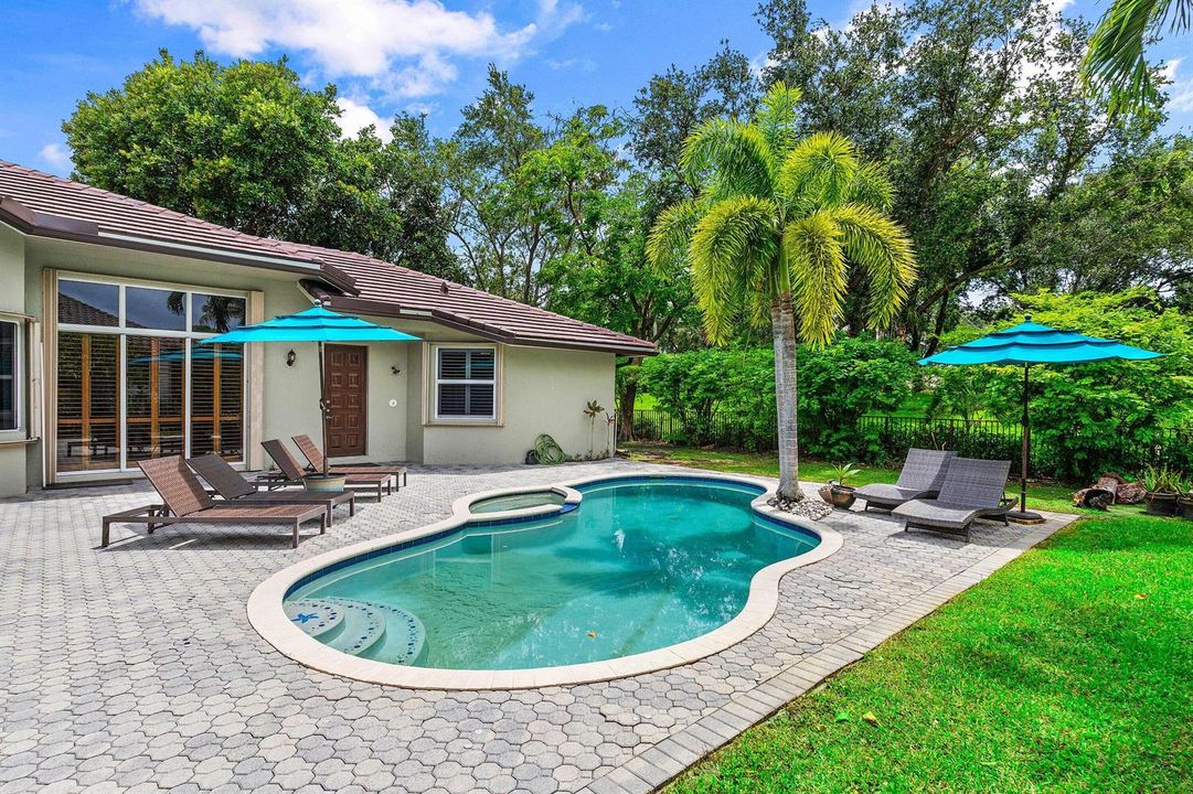 030-6867Northwest107thTerrace-Parkland-F