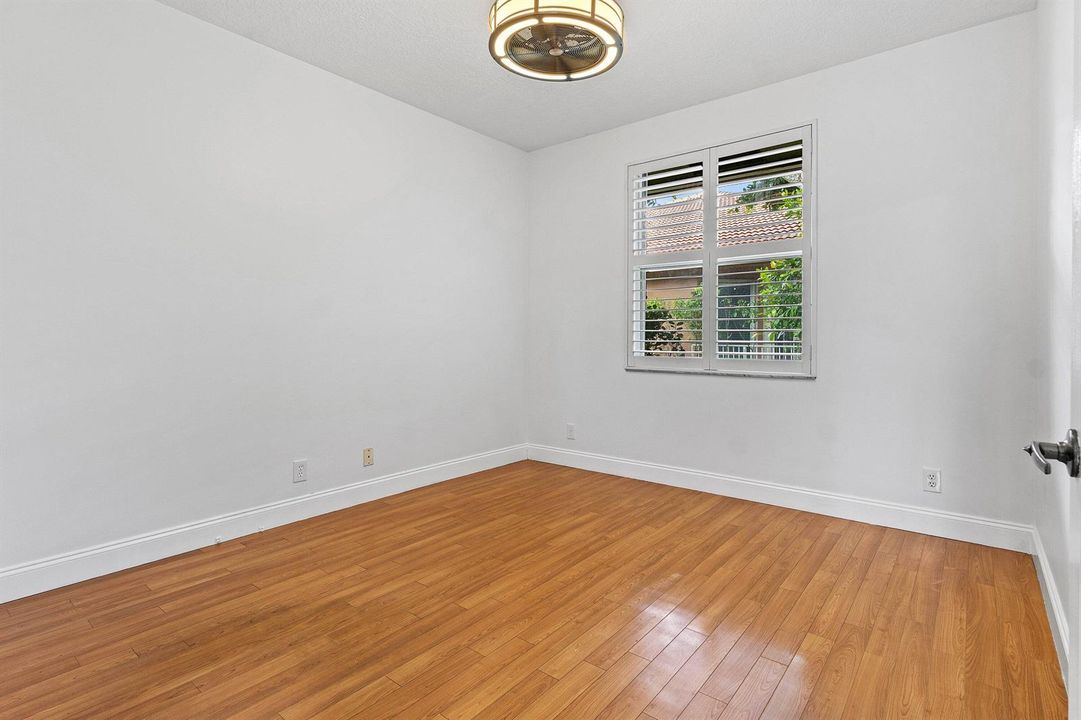 020-6867Northwest107thTerrace-Parkland-F