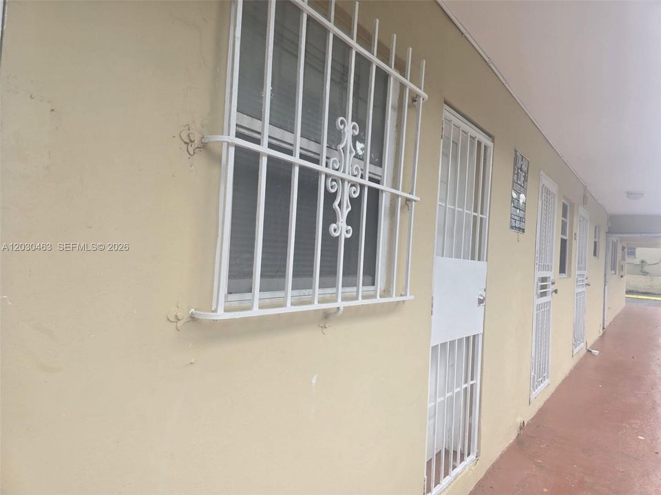 For Rent: $2,000 (1 beds, 1 baths, 580 Square Feet)