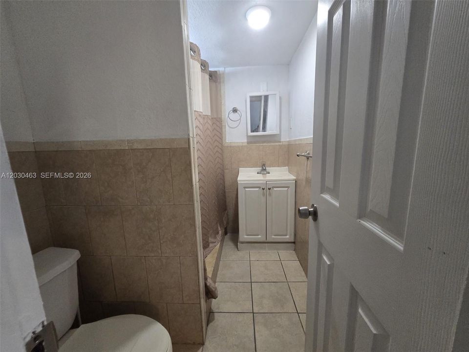 For Rent: $2,000 (1 beds, 1 baths, 580 Square Feet)