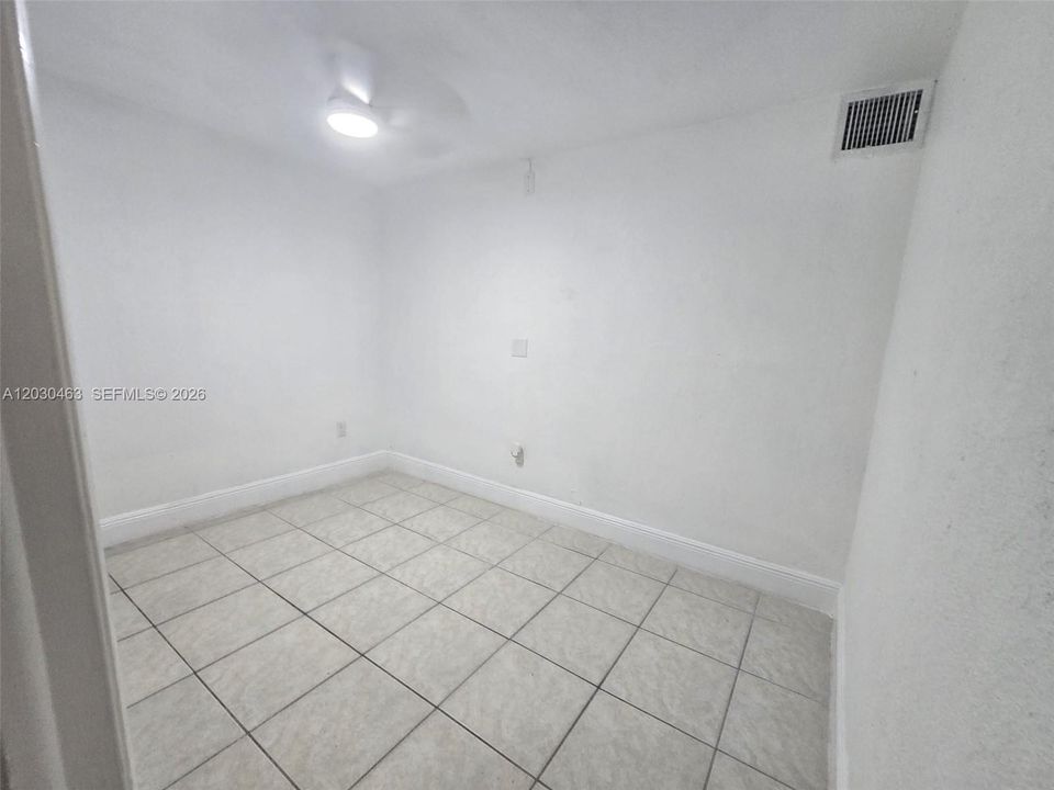For Rent: $2,000 (1 beds, 1 baths, 580 Square Feet)