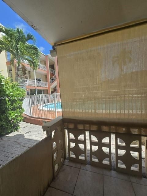 For Rent: $2,000 (1 beds, 1 baths, 580 Square Feet)