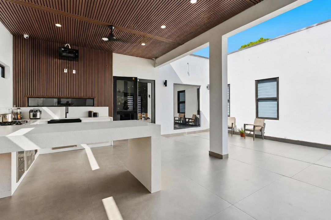 Outdoor Kitchen 2