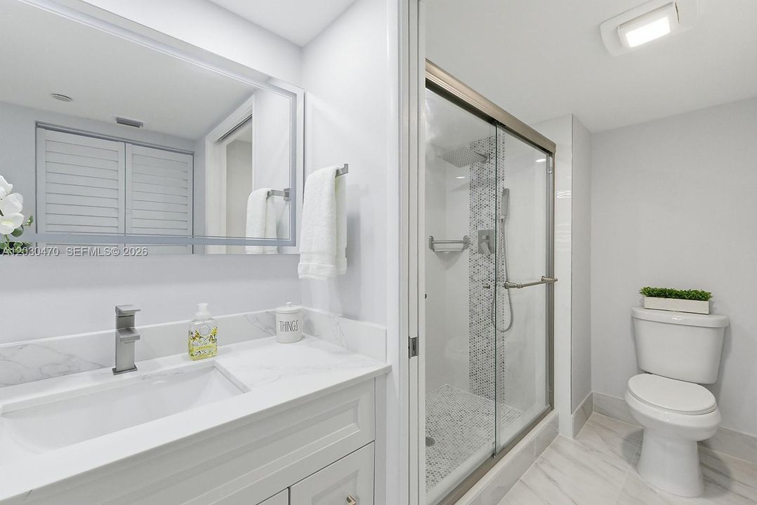 For Rent: $2,400 (2 beds, 2 baths, 1207 Square Feet)