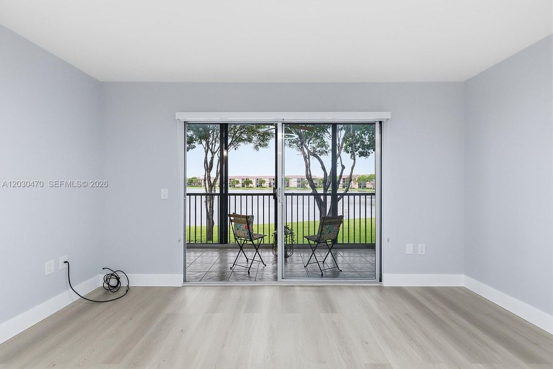 For Rent: $2,400 (2 beds, 2 baths, 1207 Square Feet)