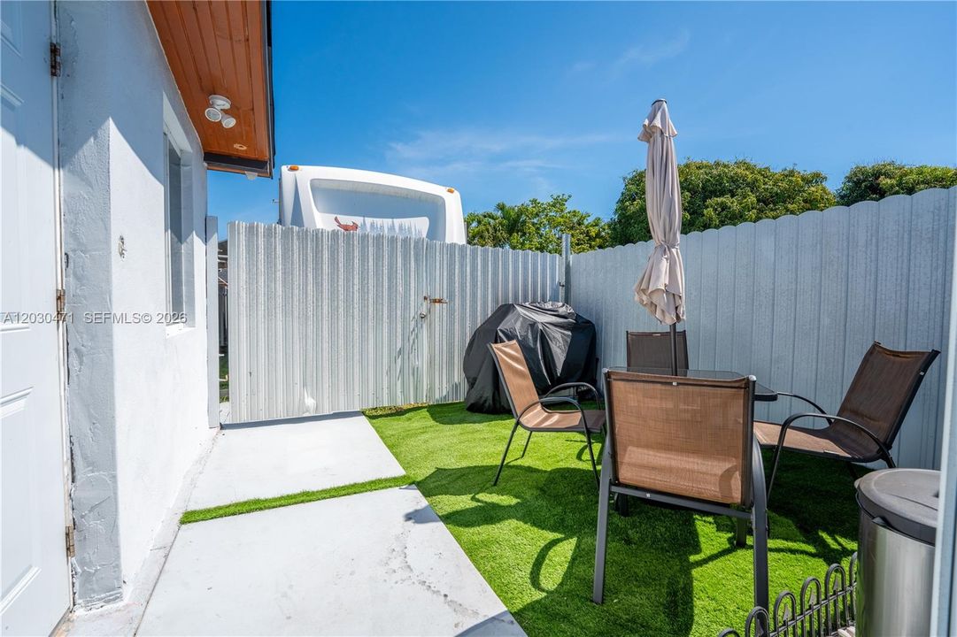 For Sale: $745,900 (4 beds, 1 baths, 1920 Square Feet)