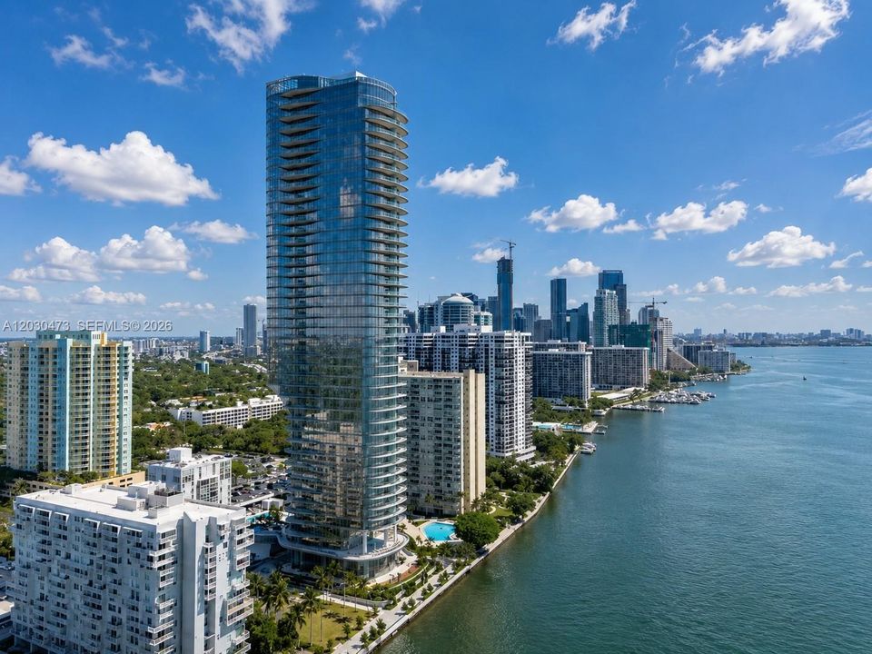For Sale: $2,240,000 (2 beds, 2 baths, 1179 Square Feet)