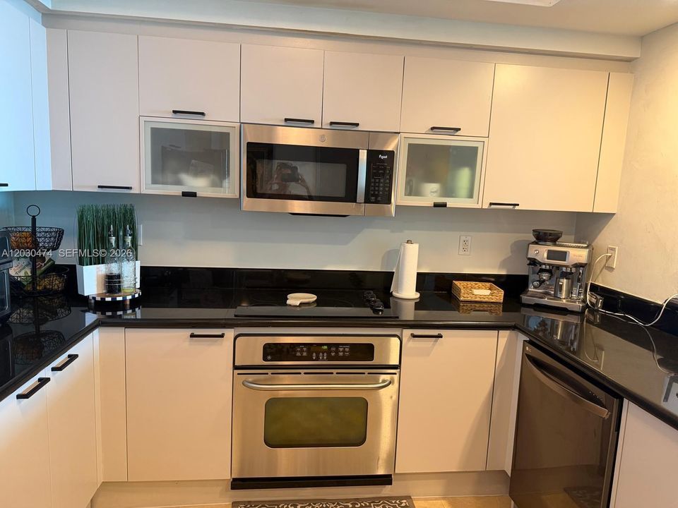For Sale: $618,000 (3 beds, 3 baths, 2048 Square Feet)