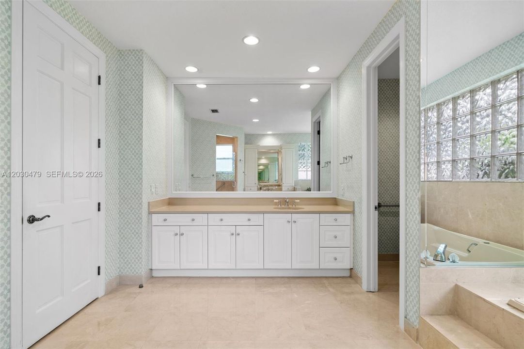 For Sale: $4,995,000 (5 beds, 4 baths, 3836 Square Feet)