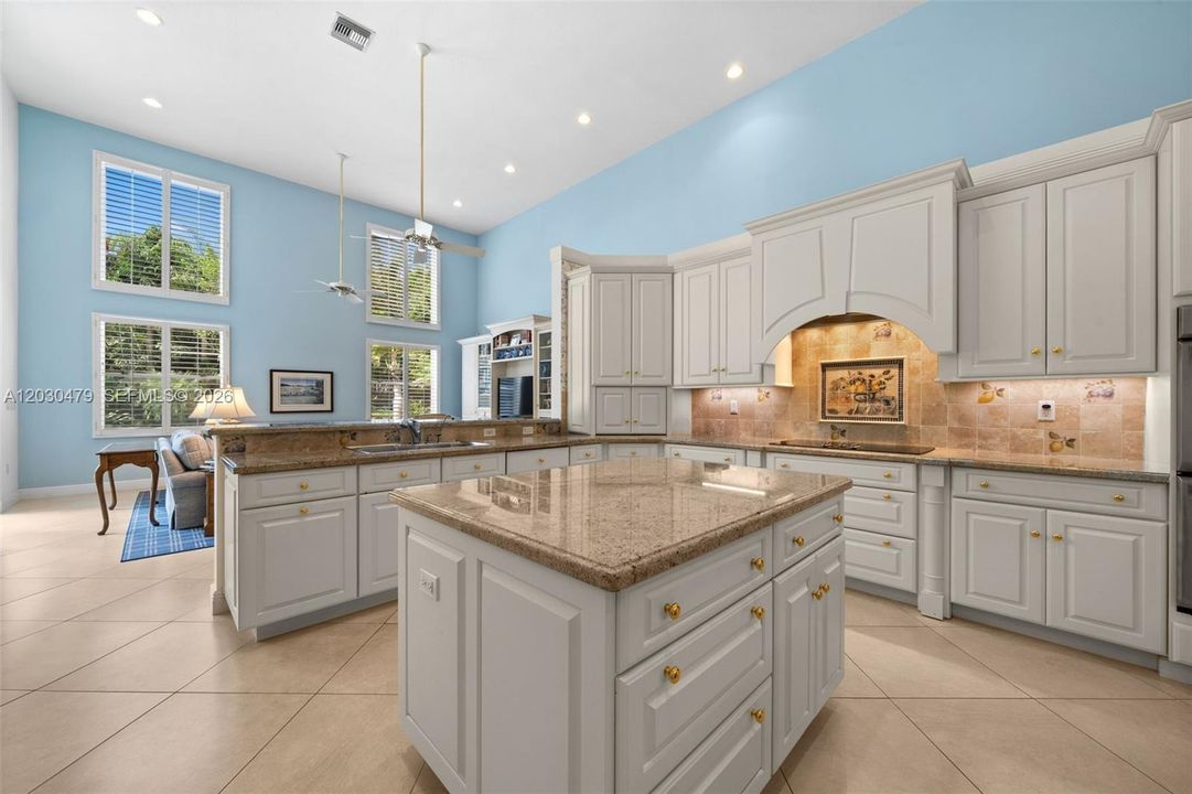 For Sale: $4,995,000 (5 beds, 4 baths, 3836 Square Feet)