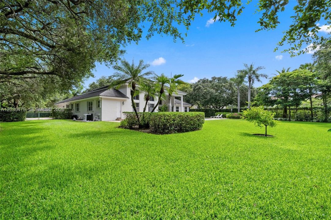 For Sale: $4,995,000 (5 beds, 4 baths, 3836 Square Feet)
