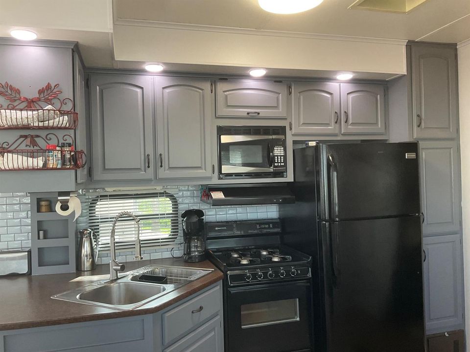 Kitchen 2 lot 15