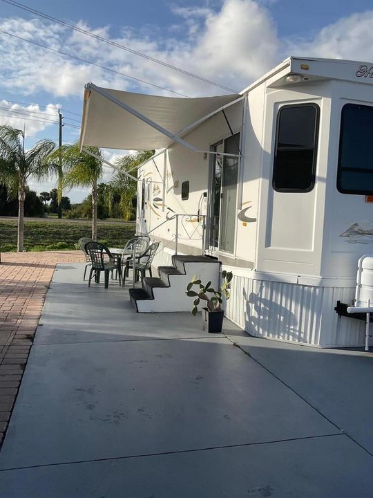 electric awning lot 15