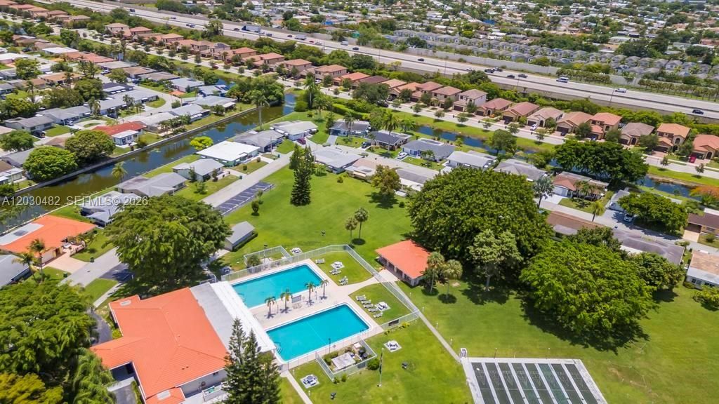 На продажу: $345,000 (2 спален, 2 ванн, 1182 Квадратных фут)