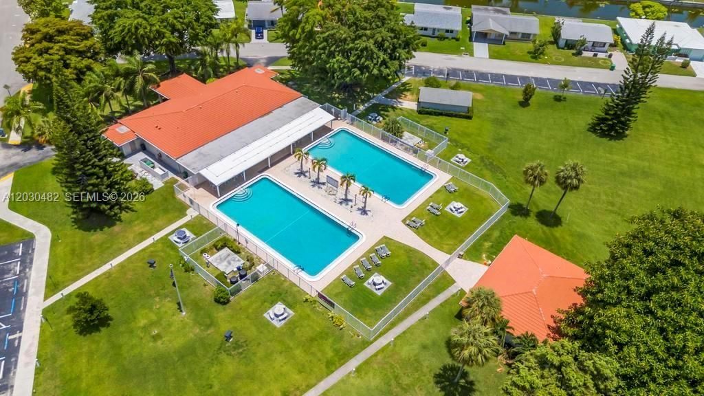 На продажу: $345,000 (2 спален, 2 ванн, 1182 Квадратных фут)