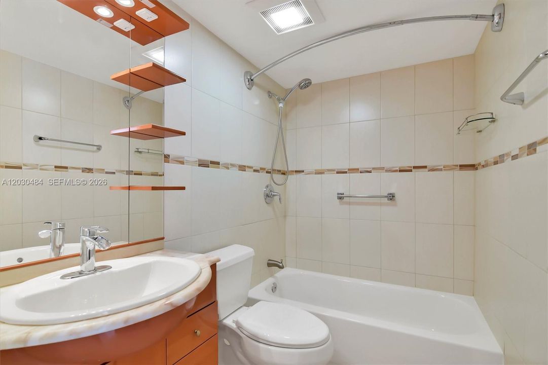 На продажу: $519,000 (3 спален, 2 ванн, 1804 Квадратных фут)