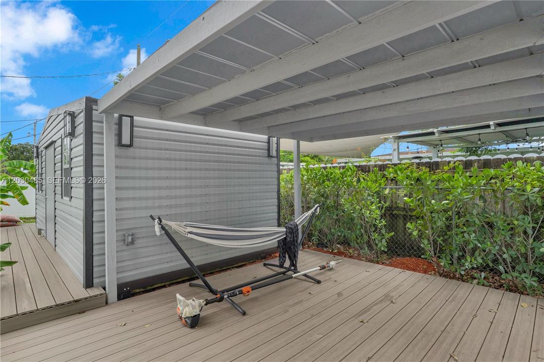 For Sale: $475,000 (3 beds, 1 baths, 851 Square Feet)