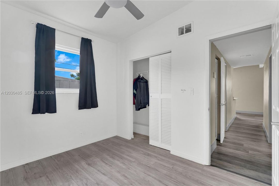For Sale: $475,000 (3 beds, 1 baths, 851 Square Feet)