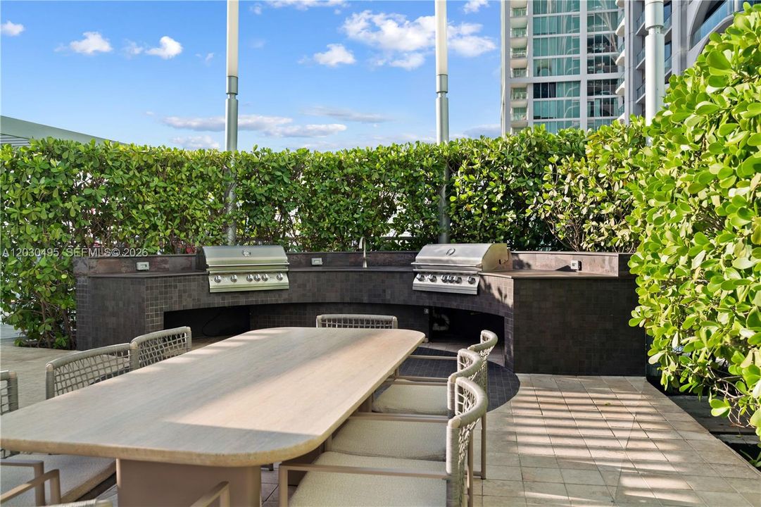 For Sale: $3,200,000 (3 beds, 3 baths, 2647 Square Feet)