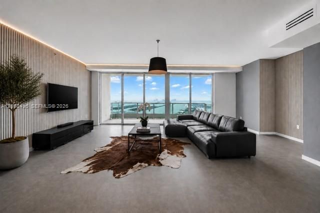 For Sale: $3,200,000 (3 beds, 3 baths, 2647 Square Feet)