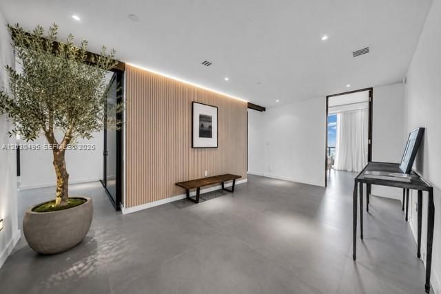For Sale: $3,200,000 (3 beds, 3 baths, 2647 Square Feet)