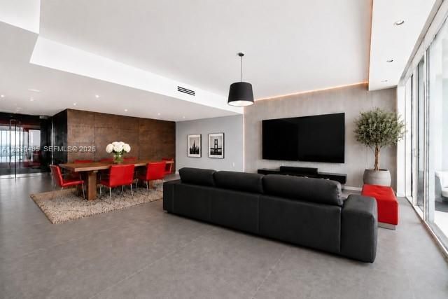 For Sale: $3,200,000 (3 beds, 3 baths, 2647 Square Feet)