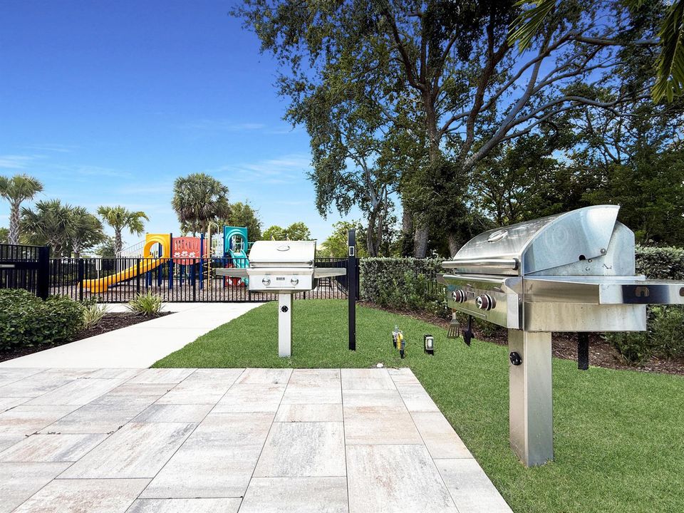 Grill & Playground