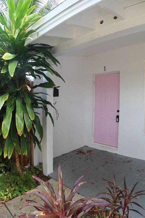 614 Palm St. Apt 1 West Palm Beach 33401