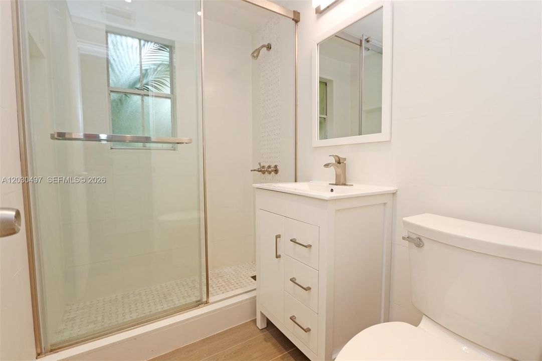 For Rent: $2,650 (2 beds, 1 baths, 700 Square Feet)
