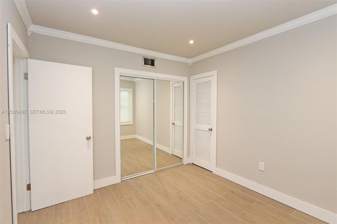 For Rent: $2,650 (2 beds, 1 baths, 700 Square Feet)