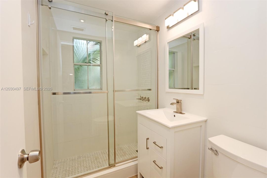 For Rent: $2,650 (2 beds, 1 baths, 700 Square Feet)