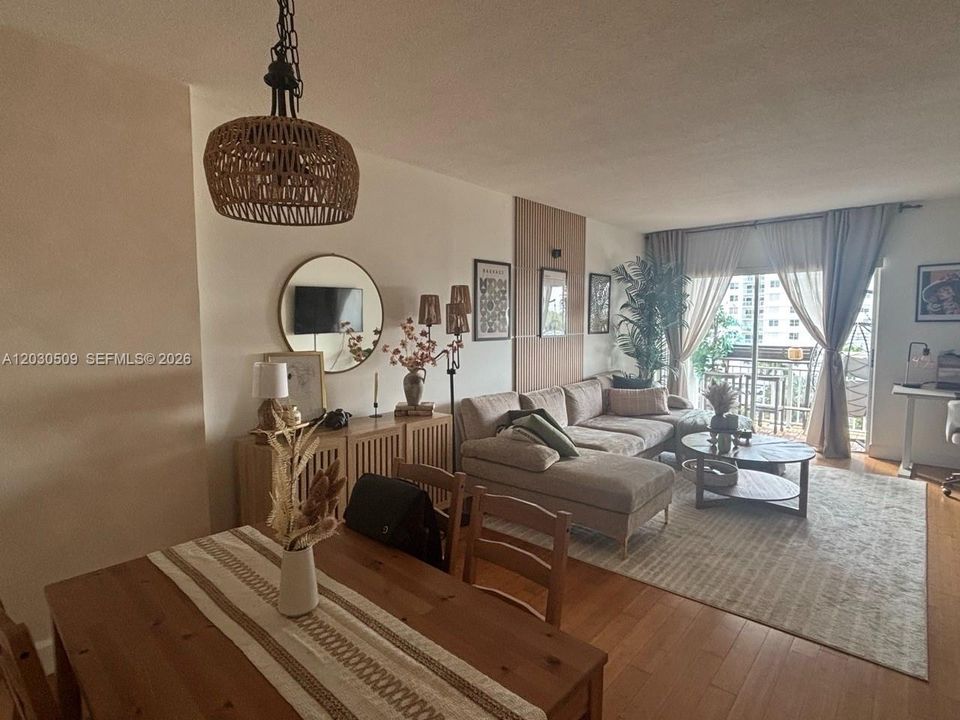 На продажу: $265,000 (1 спален, 1 ванн, 705 Квадратных фут)