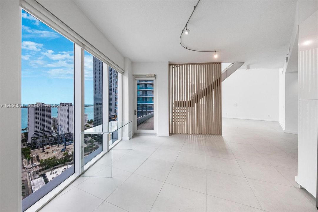 For Sale: $1,395,000 (3 beds, 3 baths, 2415 Square Feet)