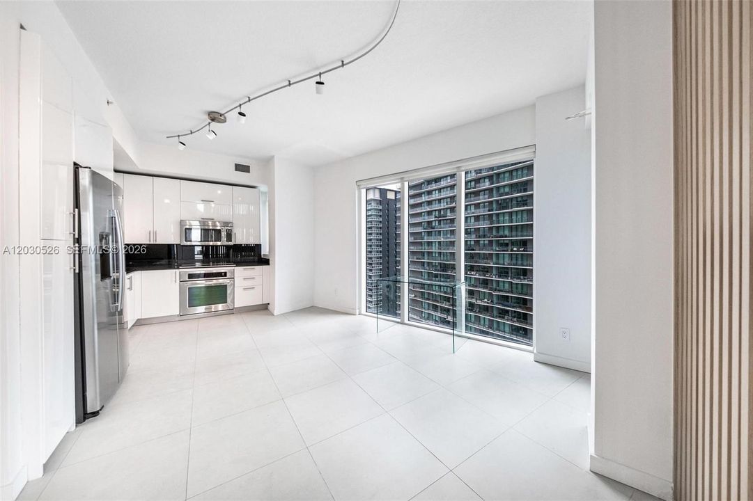 For Sale: $1,395,000 (3 beds, 3 baths, 2415 Square Feet)