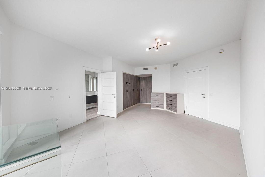For Sale: $1,395,000 (3 beds, 3 baths, 2415 Square Feet)