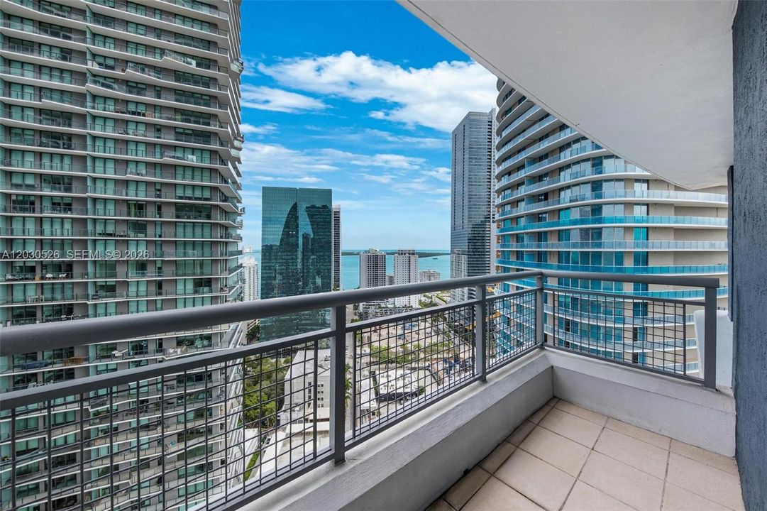 For Sale: $1,395,000 (3 beds, 3 baths, 2415 Square Feet)