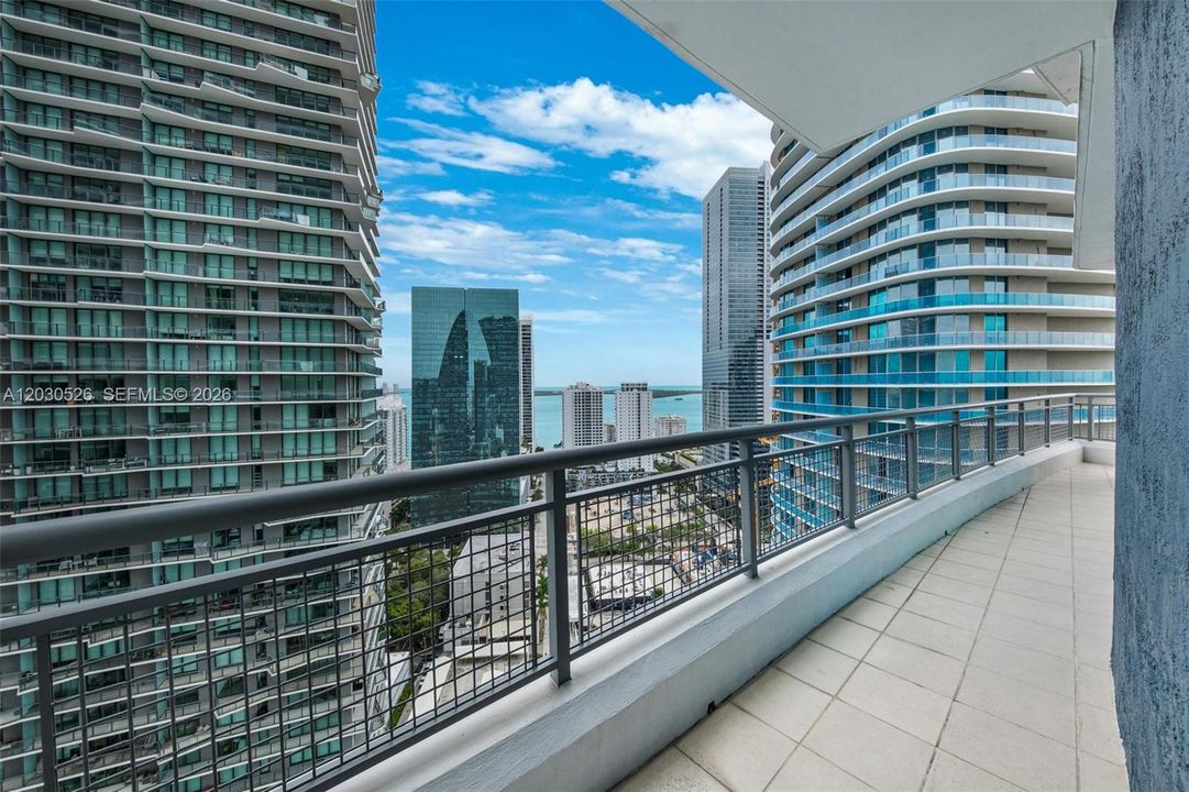 For Sale: $1,395,000 (3 beds, 3 baths, 2415 Square Feet)