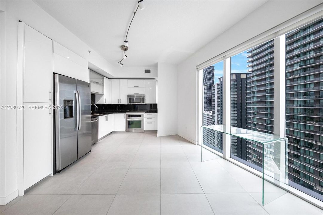 For Sale: $1,395,000 (3 beds, 3 baths, 2415 Square Feet)