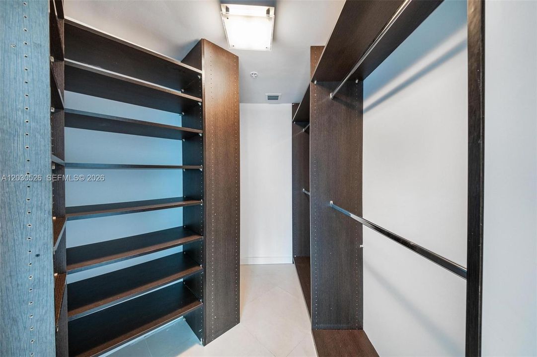 For Sale: $1,395,000 (3 beds, 3 baths, 2415 Square Feet)