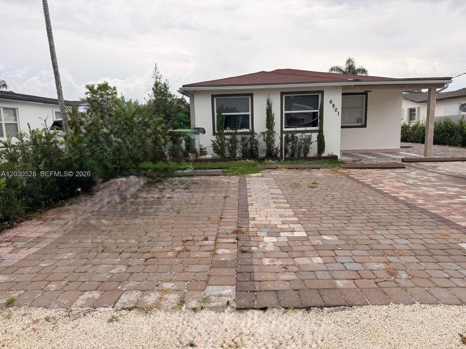 For Rent: $1,700 (1 beds, 1 baths, 1865 Square Feet)