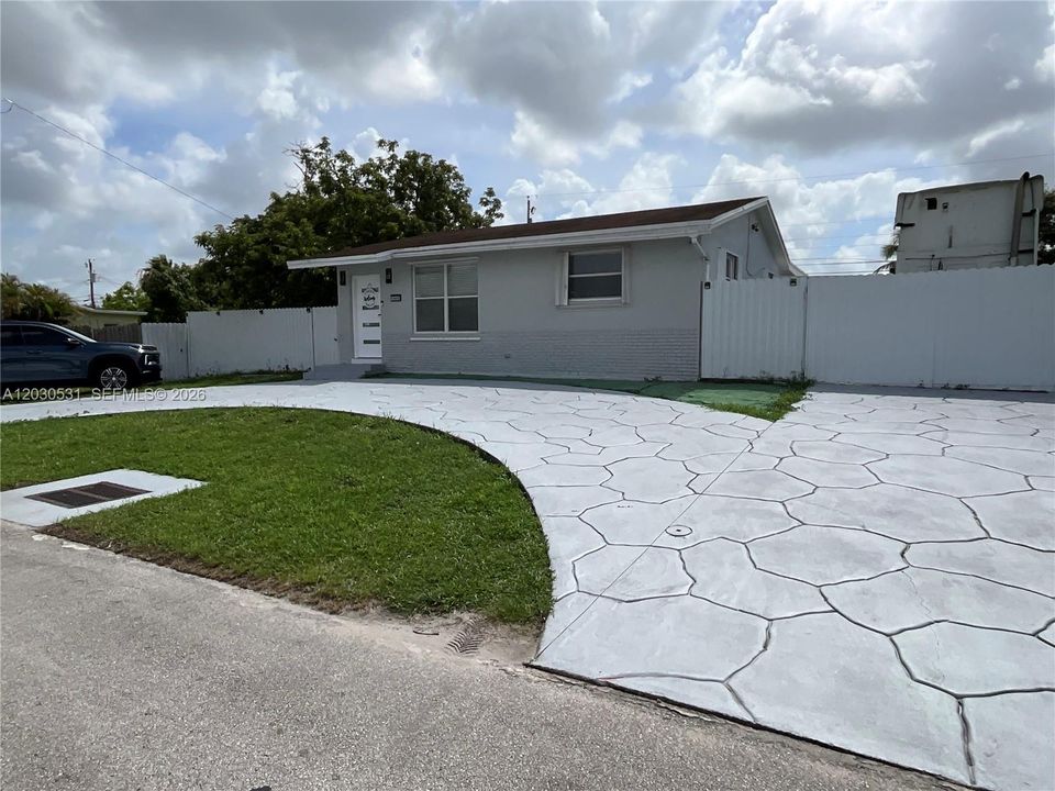 For Sale: $539,999 (3 beds, 2 baths, 1260 Square Feet)
