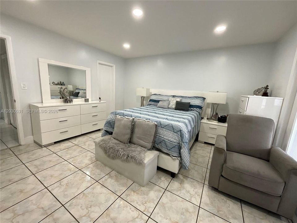 For Sale: $539,999 (3 beds, 2 baths, 1260 Square Feet)