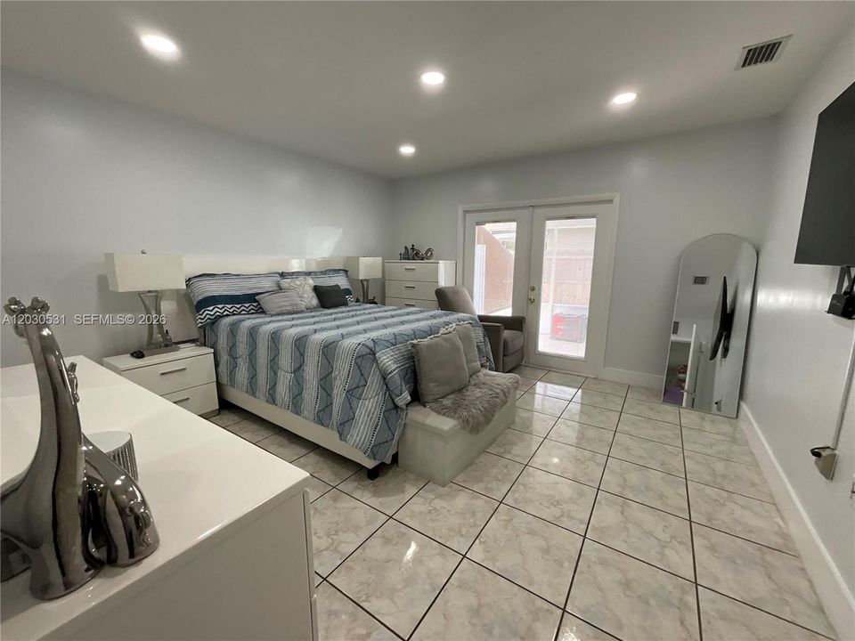 For Sale: $539,999 (3 beds, 2 baths, 1260 Square Feet)