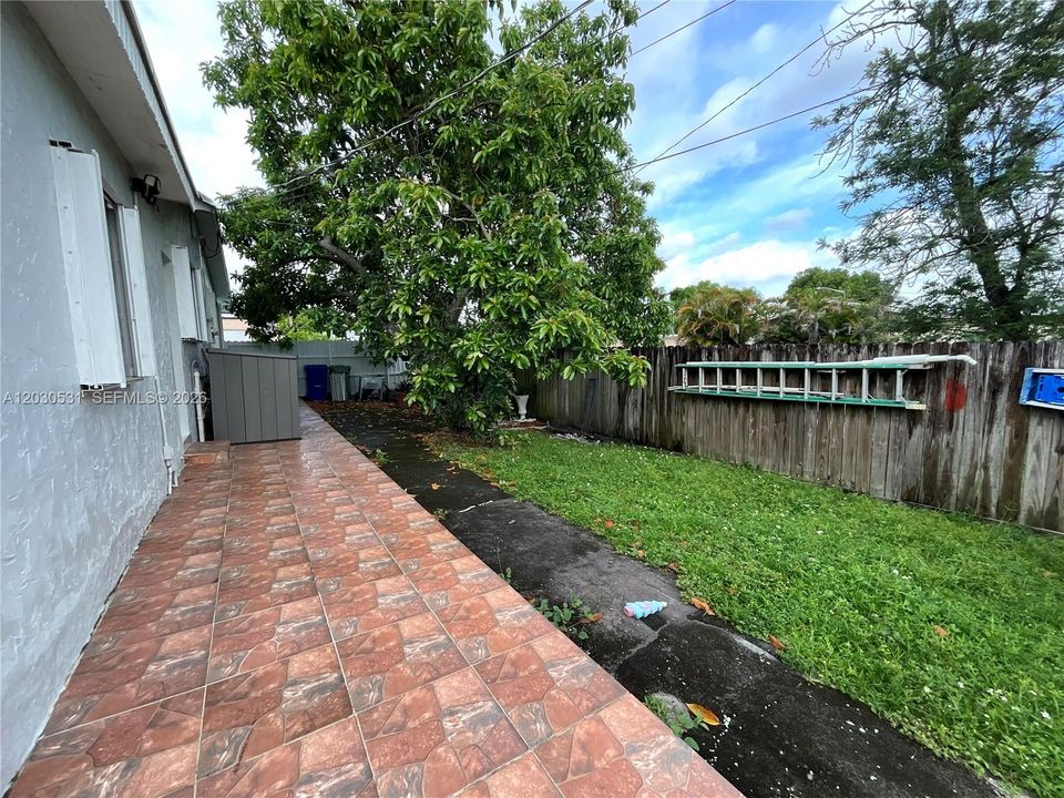 For Sale: $539,999 (3 beds, 2 baths, 1260 Square Feet)