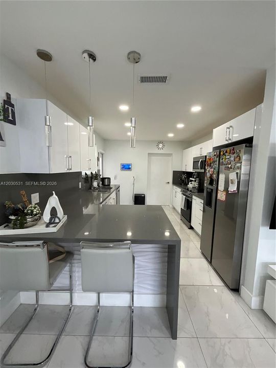 For Sale: $539,999 (3 beds, 2 baths, 1260 Square Feet)